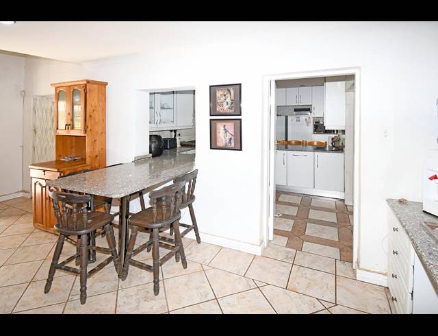 5 BEDROOM HOUSE FOR SALE IN HURLINGHAM